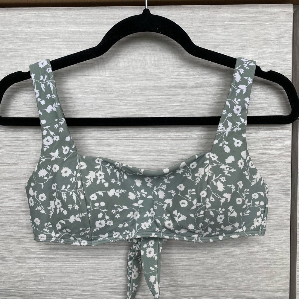 Abercrombie & Fitch flora green swimsuit top, size S